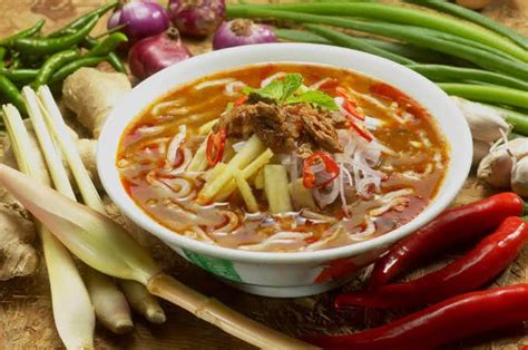   Laksa Penang: Un bouillon épicé et réconfortant qui vous transporte directement en Malaisie !